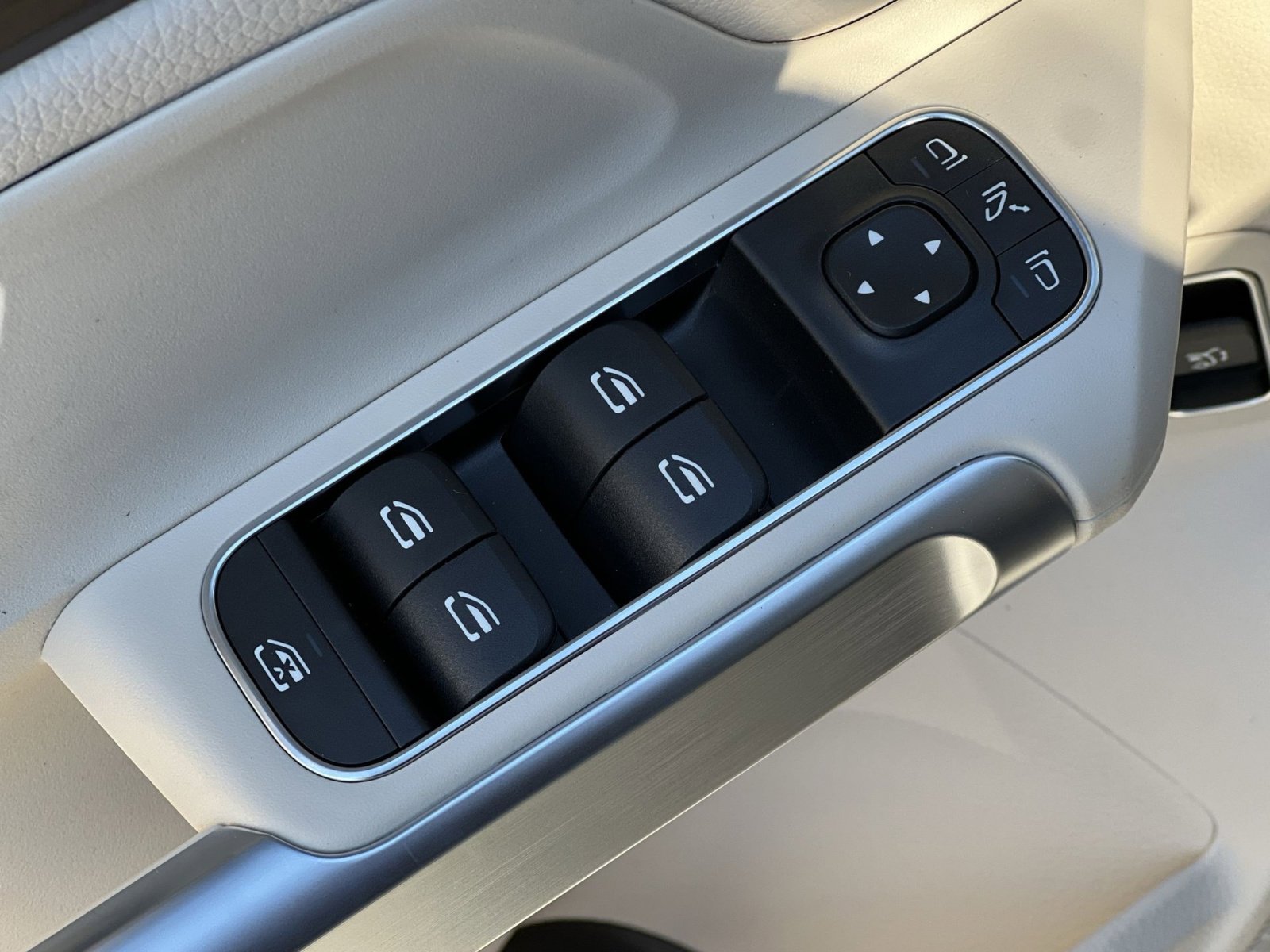 New 2026 Mercedes-Benz GLB 250 GLB 250 image 13