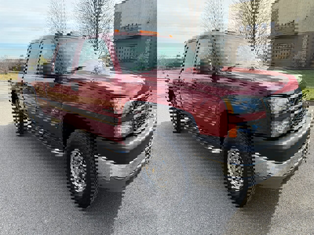 Used 2005 Chevrolet Silverado 2500 LT w/ Heavy-Duty Power Package image 4