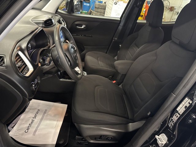 Used 2018 Jeep Renegade Latitude w/ Popular Equipment Group image 11