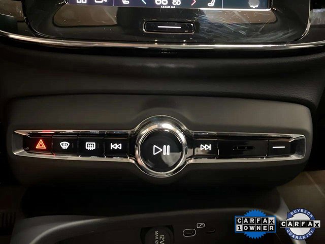 Used 2025 Volvo XC40 B5 Core image 55