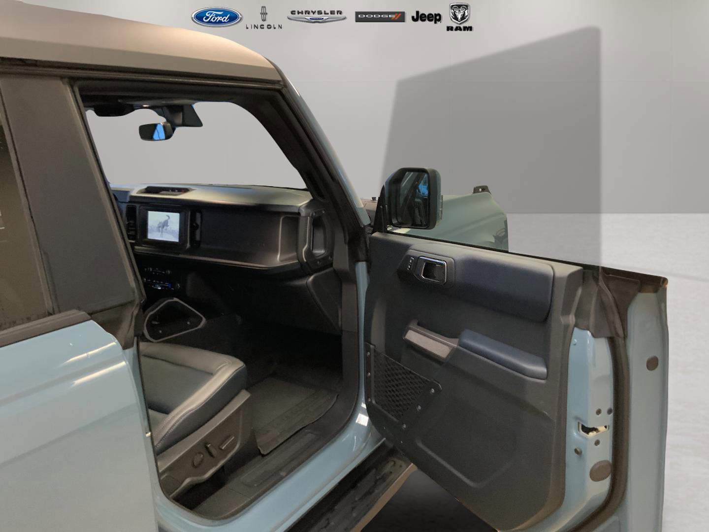 Used 2023 Ford Bronco Outer Banks image 13