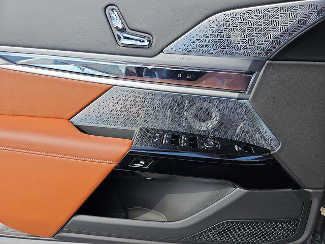 New 2025 BMW i7 M70 image 28