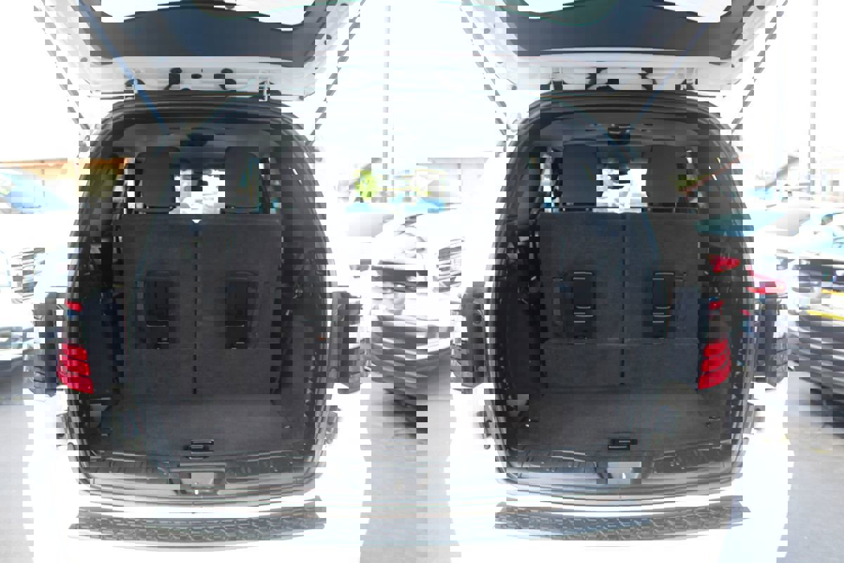 Used 2018 Dodge Durango SXT w/ 3rd Row Seating Group AWD/4WD image 20