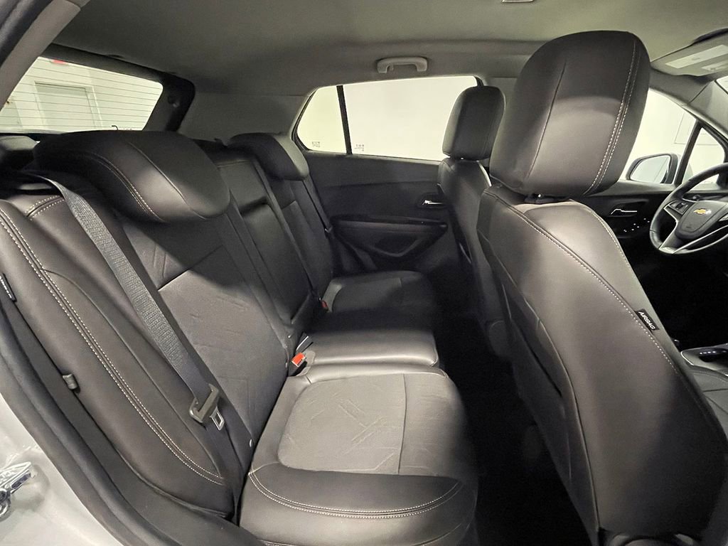 Used 2022 Chevrolet Trax LT w/ LT Convenience Package image 22