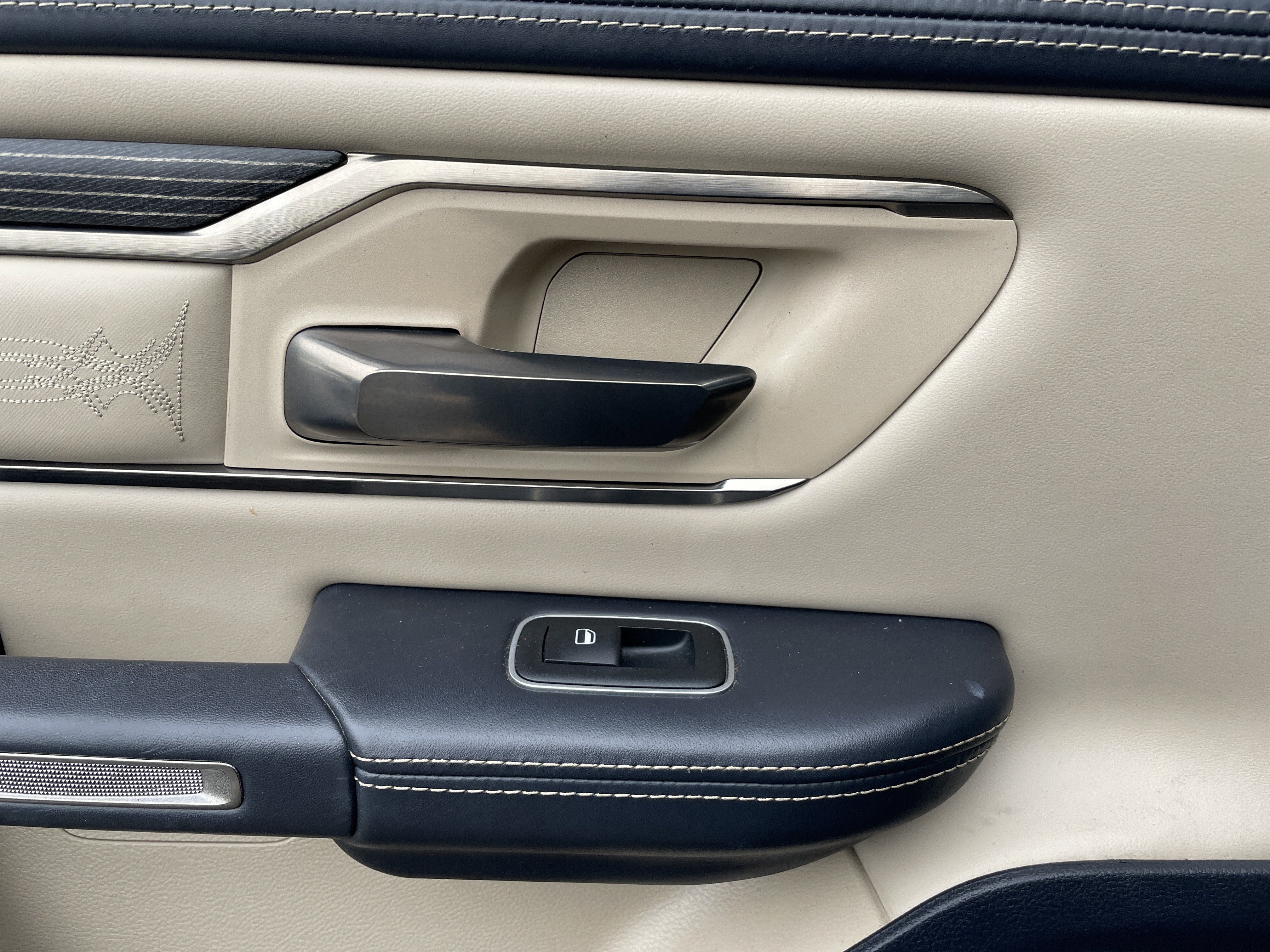 Used 2020 RAM 1500 Limited image 26