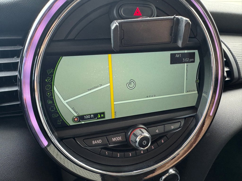 Used 2016 MINI Cooper 4-Door Hardtop image 14