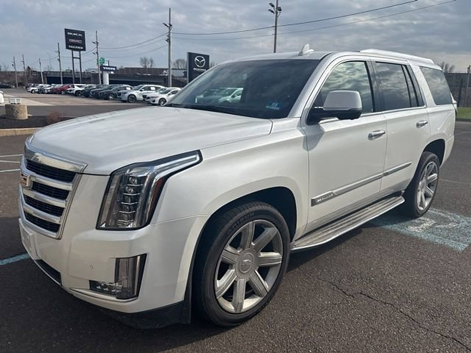 Used 2016 Cadillac Escalade Luxury image 7