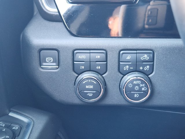 Used 2024 Chevrolet Silverado 1500 LTZ AWD/4WD image 23