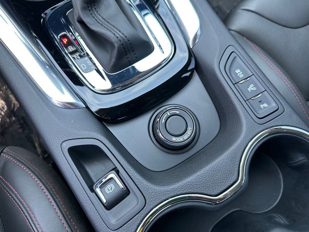 Used 2017 Chevrolet SS RWD image 33