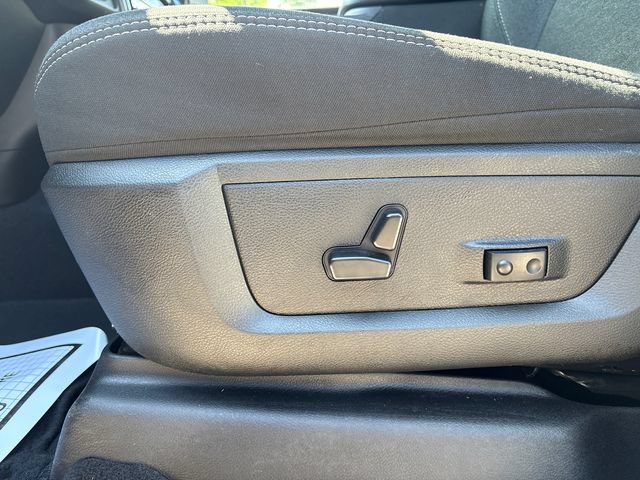 Used 2025 RAM 2500 Big Horn AWD/4WD image 36