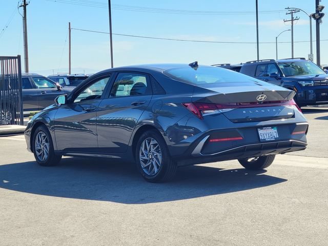 Certified 2026 Hyundai Elantra Hybrid FWD image 3
