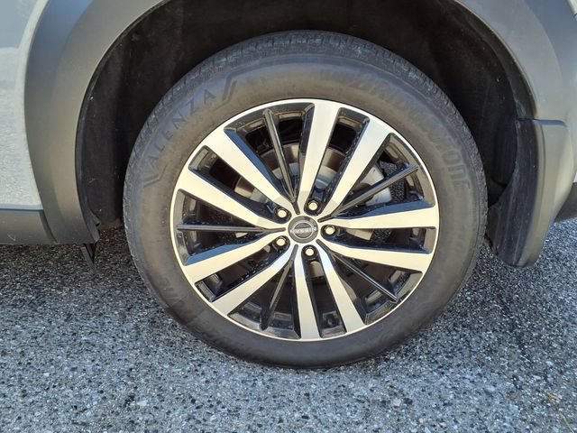 Certified 2025 Nissan Pathfinder Platinum FWD image 23