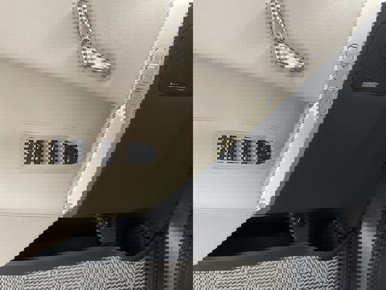 New 2022 BMW iX xDrive50 w/ Convenience Package image 20