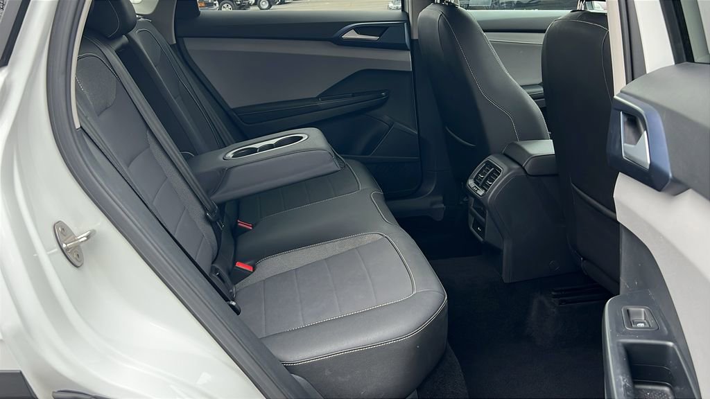 Used 2024 Volkswagen Taos SE image 14