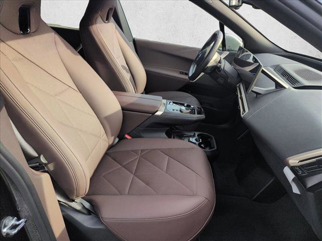 Used 2026 BMW iX xDrive60 image 22