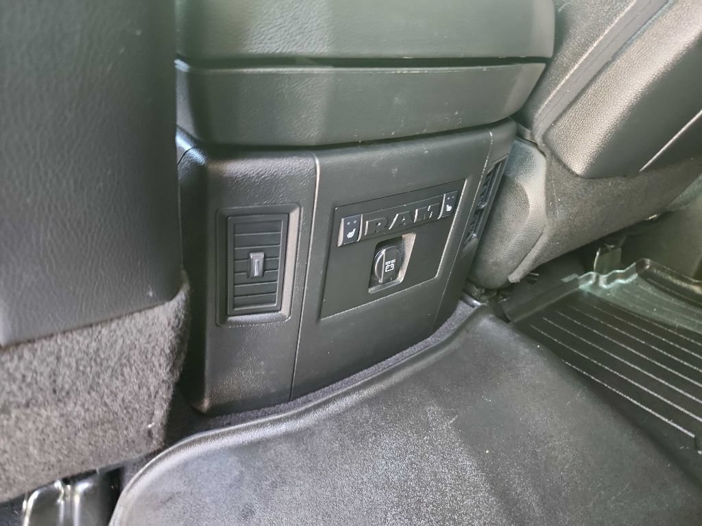Used 2018 RAM 2500 Laramie w/ Sport Appearance Group RWD image 33