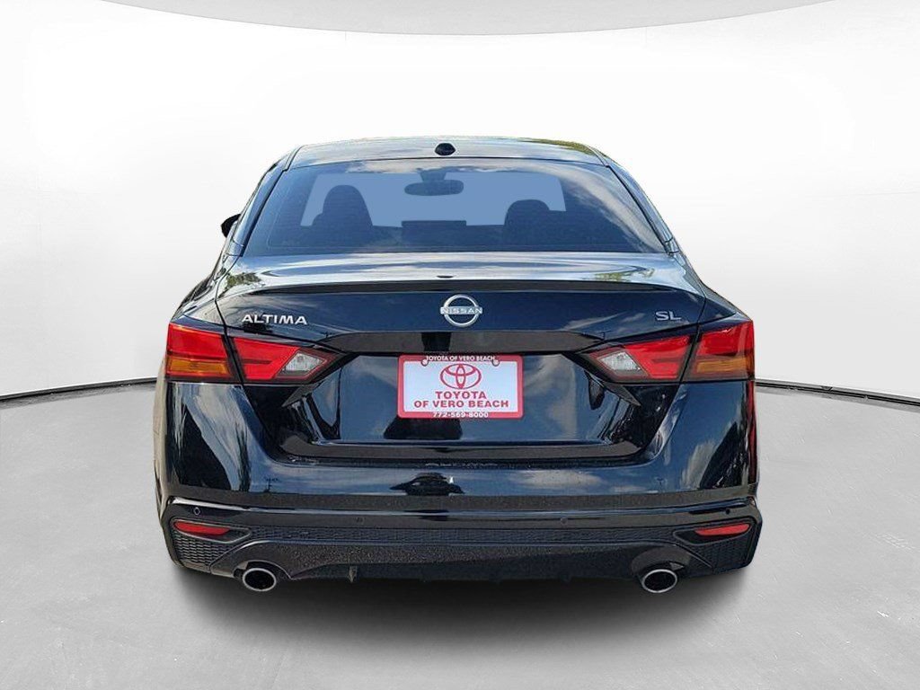 Used 2024 Nissan Altima 2.5 SL FWD image 7