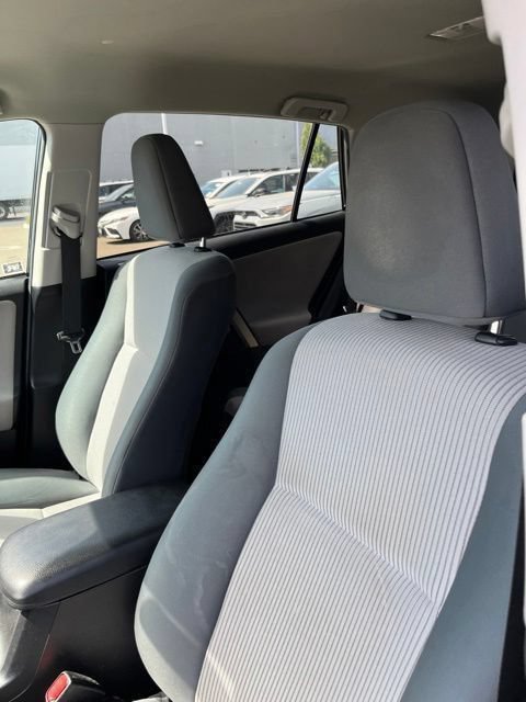 Used 2015 Toyota RAV4 LE FWD image 5