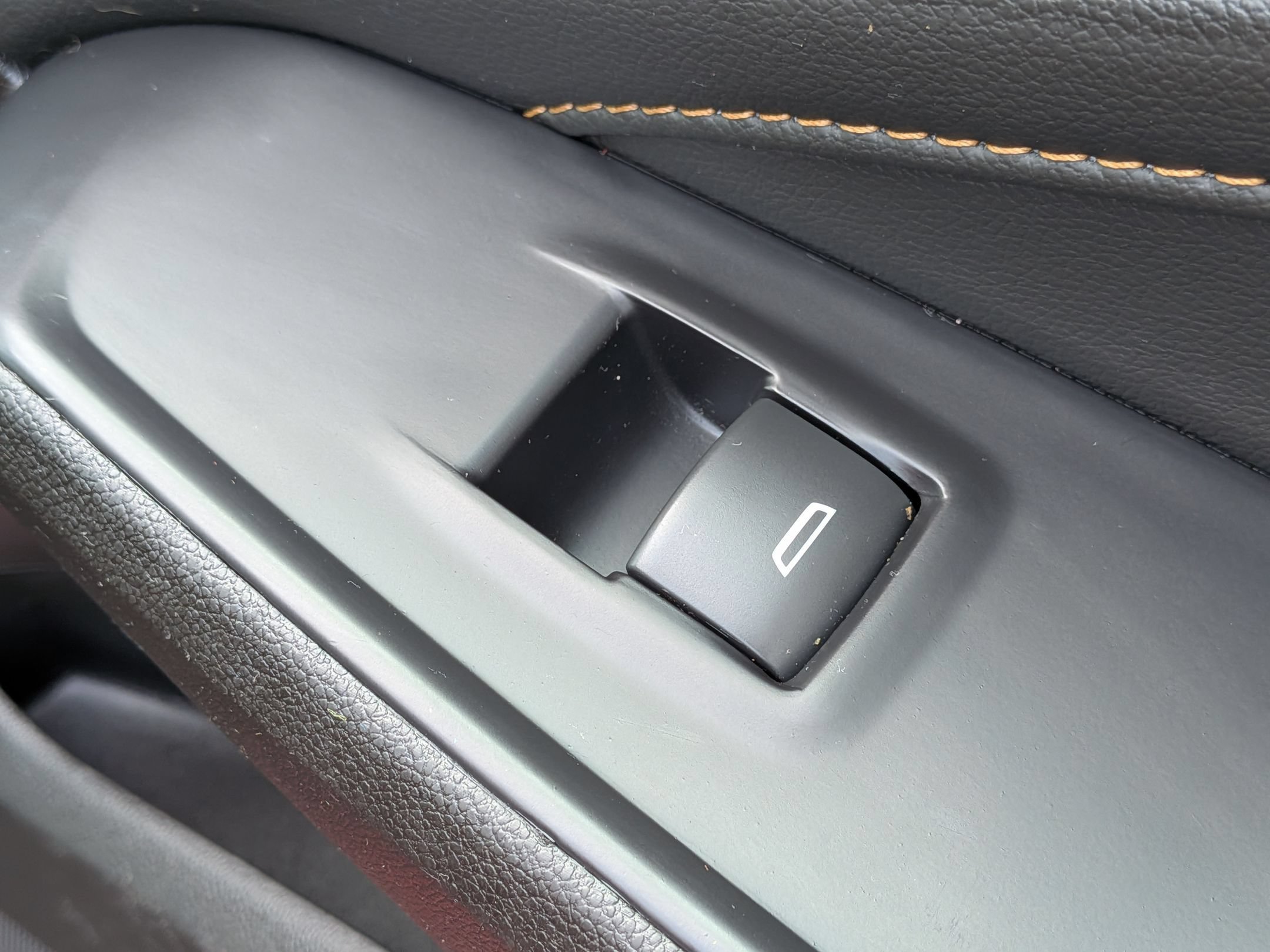 Used 2021 Chevrolet Traverse RS FWD image 39