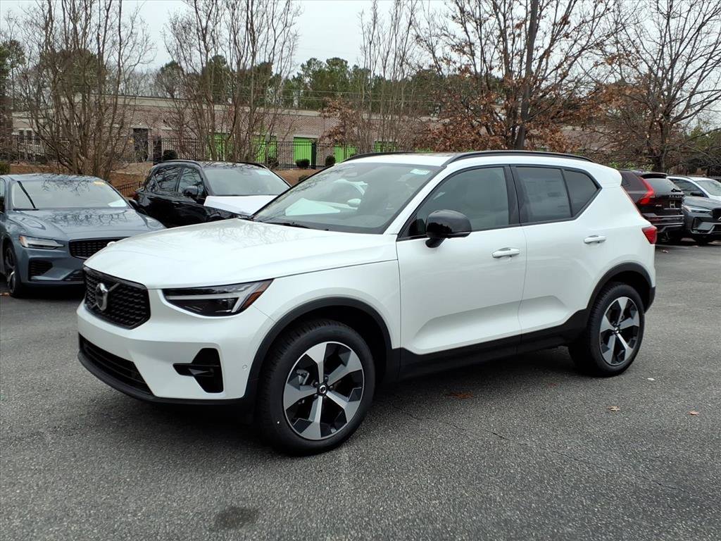New 2026 Volvo XC40 B5 Plus w/ Protection Package Premier AWD/4WD image 10