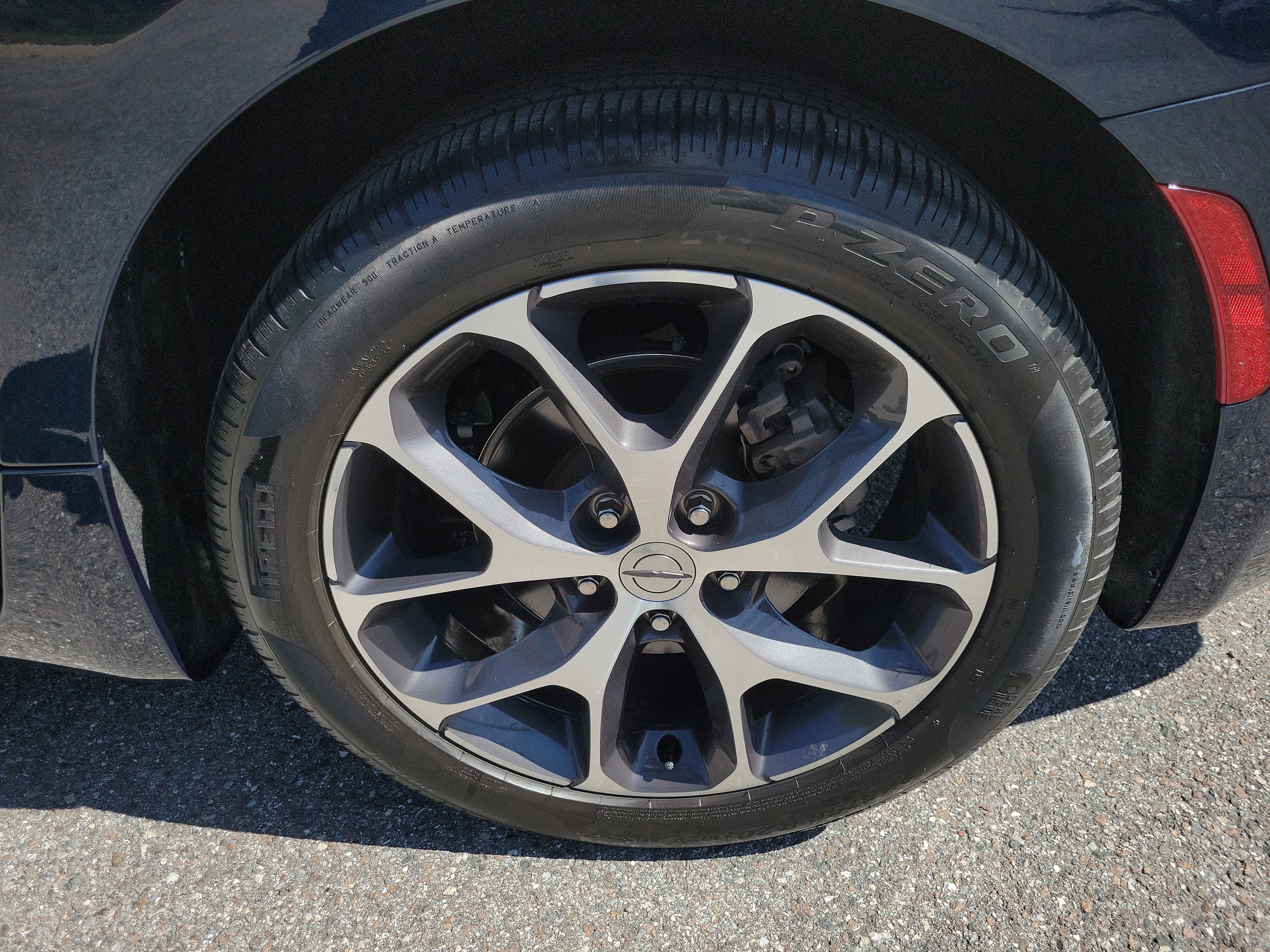 Used 2022 Chrysler Pacifica Limited image 33