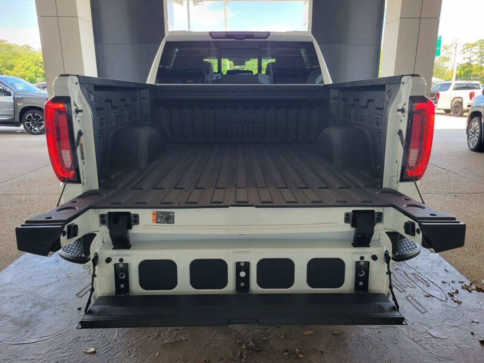 New 2026 GMC Sierra 1500 AT4 w/ AT4 Premium Package AWD/4WD image 7