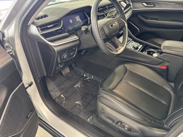Used 2023 Jeep Grand Cherokee 4WD 4xe image 17