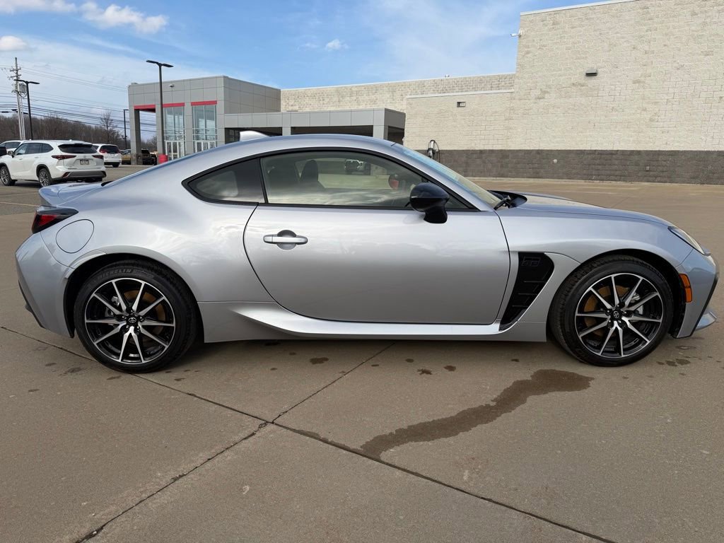 Certified 2025 Toyota GR86 w/ ALL Weather Mat Package (TMS) image 6