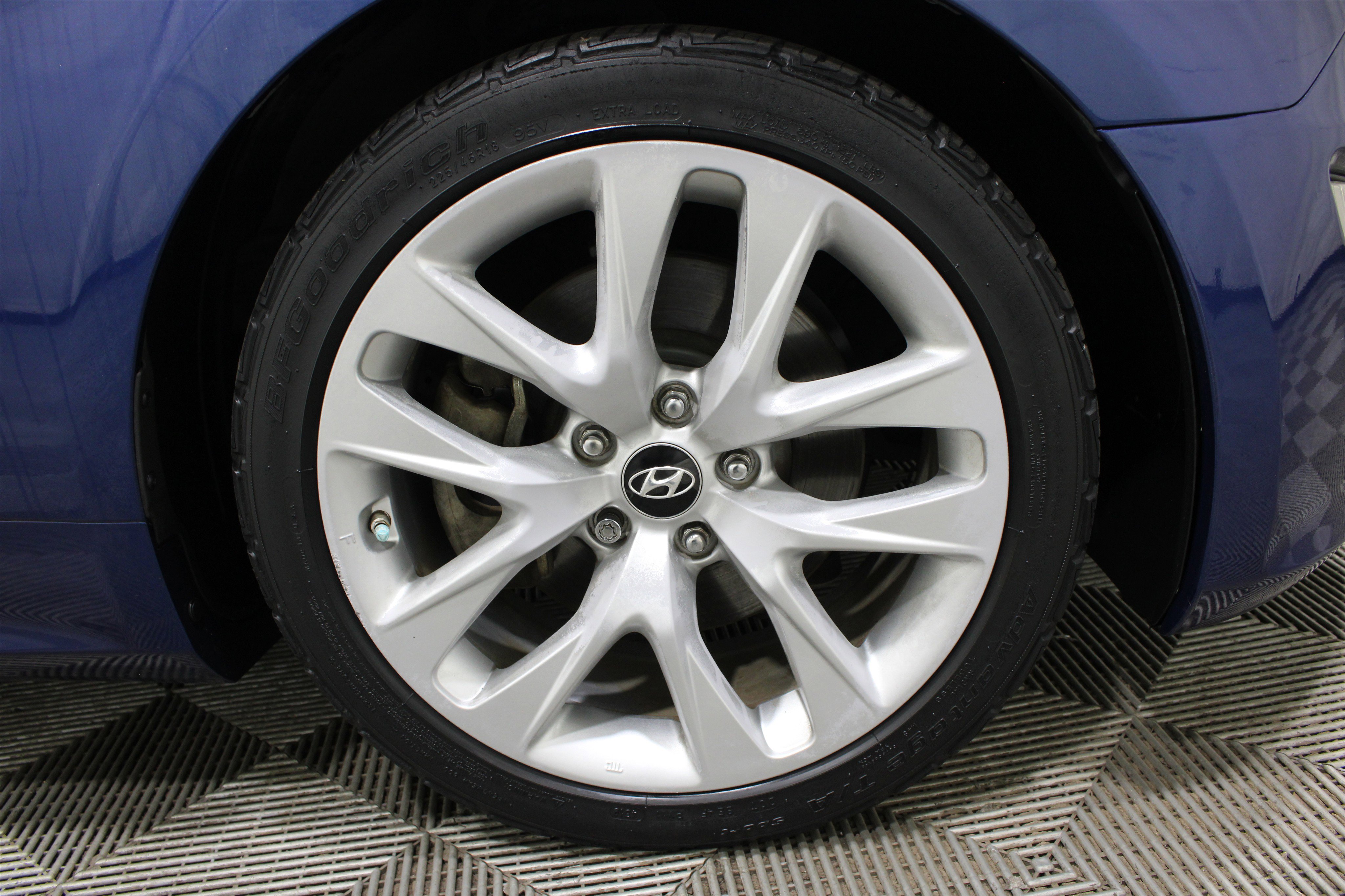 Used 2015 Hyundai Genesis 3.8 RWD image 33