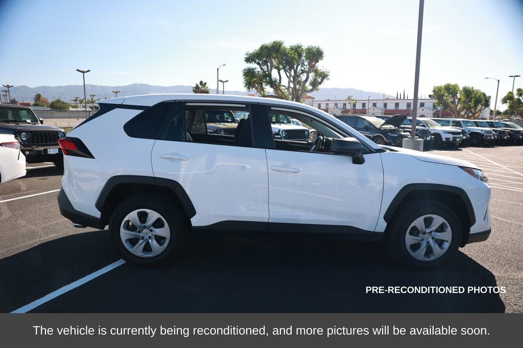 Used 2024 Toyota RAV4 LE image 7