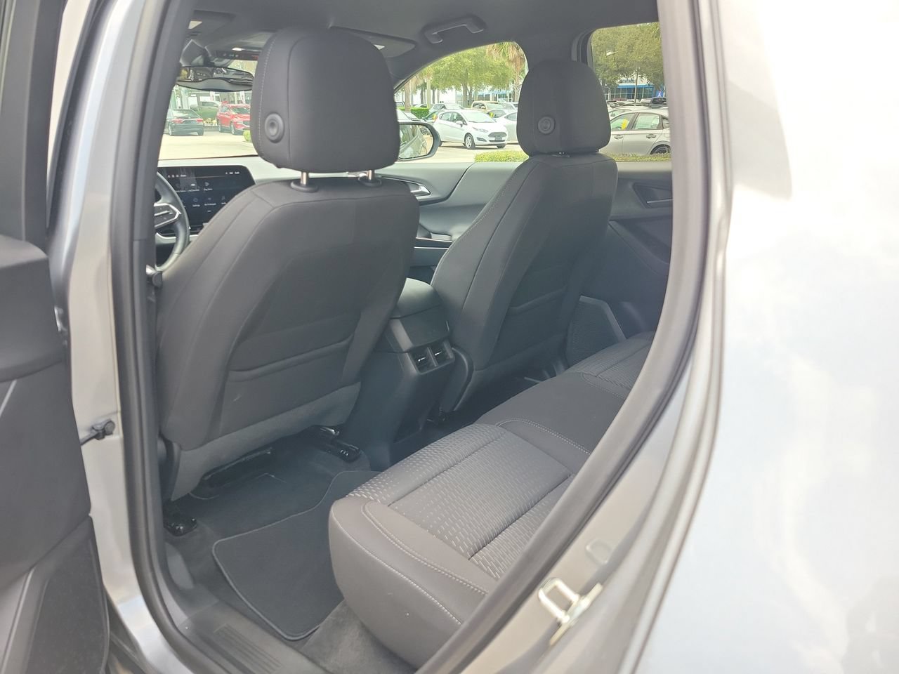 Used 2026 Chevrolet Equinox LT FWD image 8