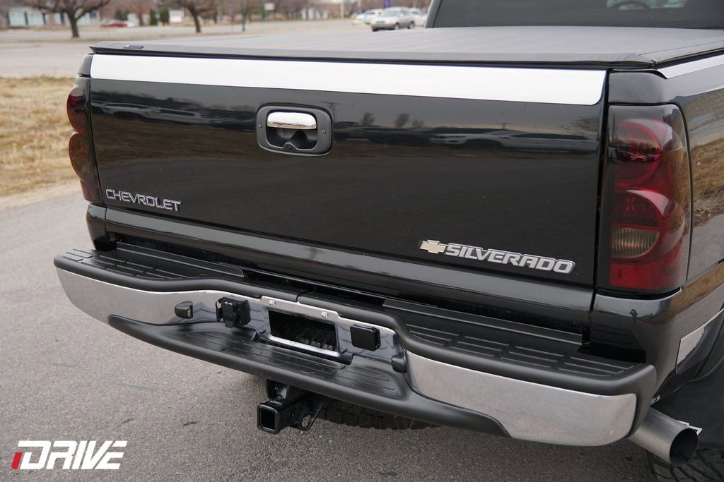 Used 2006 Chevrolet Silverado 2500 LT w/ Skid Plate Package image 10