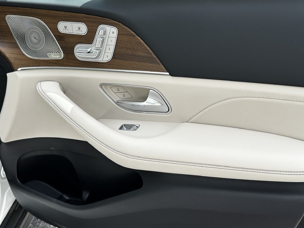 New 2026 Mercedes-Benz GLS 450 4MATIC image 15