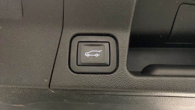 Used 2017 GMC Acadia Denali w/ LPO, Cargo Package FWD image 30