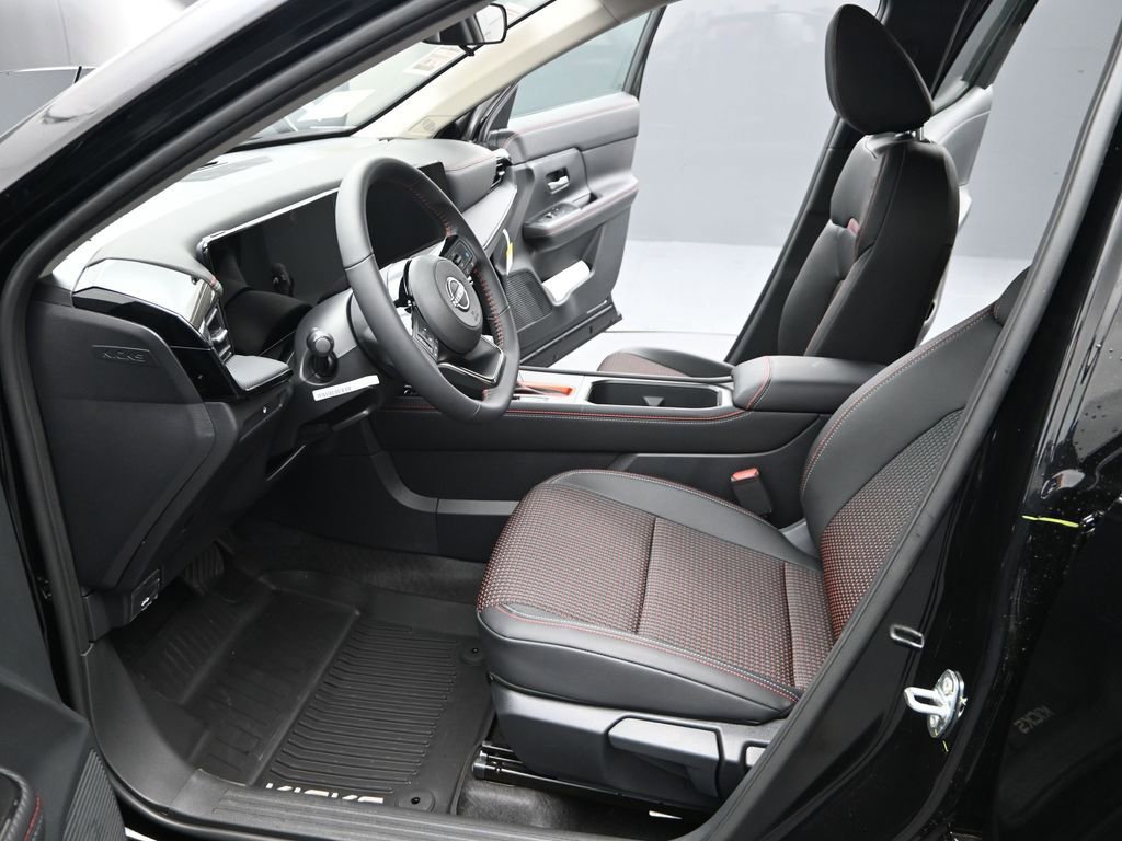 New 2026 Nissan Kicks SR w/ Cold Weather Package AWD/4WD image 17