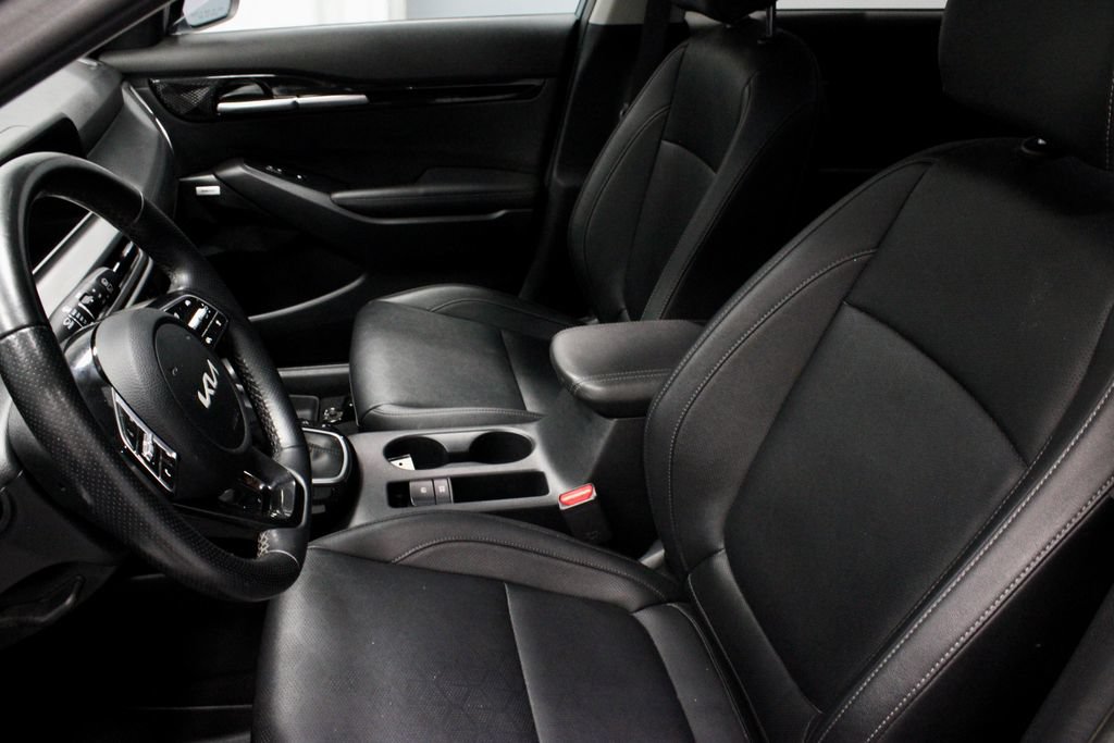 Used 2025 Kia Seltos SX AWD/4WD image 25