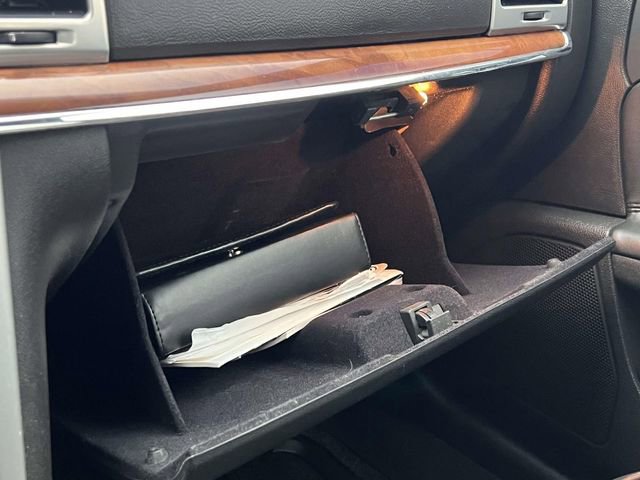 Used 2011 Lincoln MKZ image 29