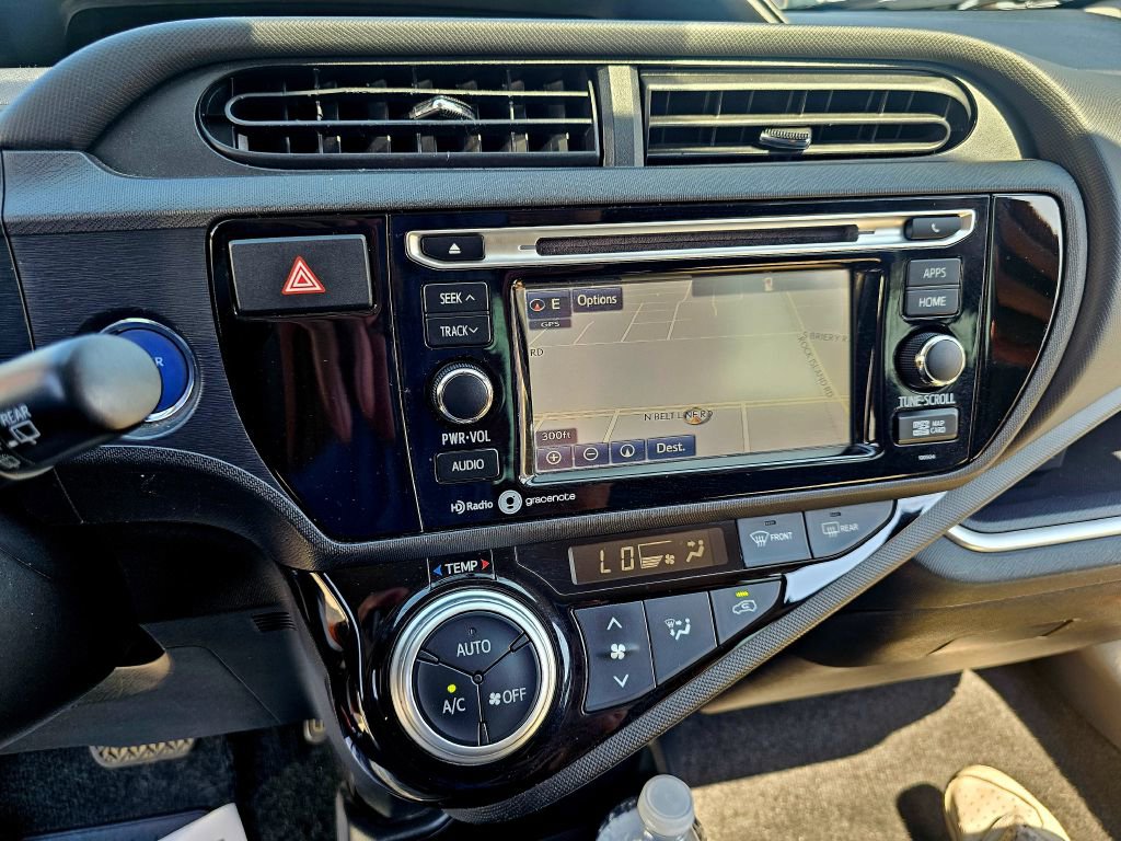 Used 2015 Toyota Prius C image 19