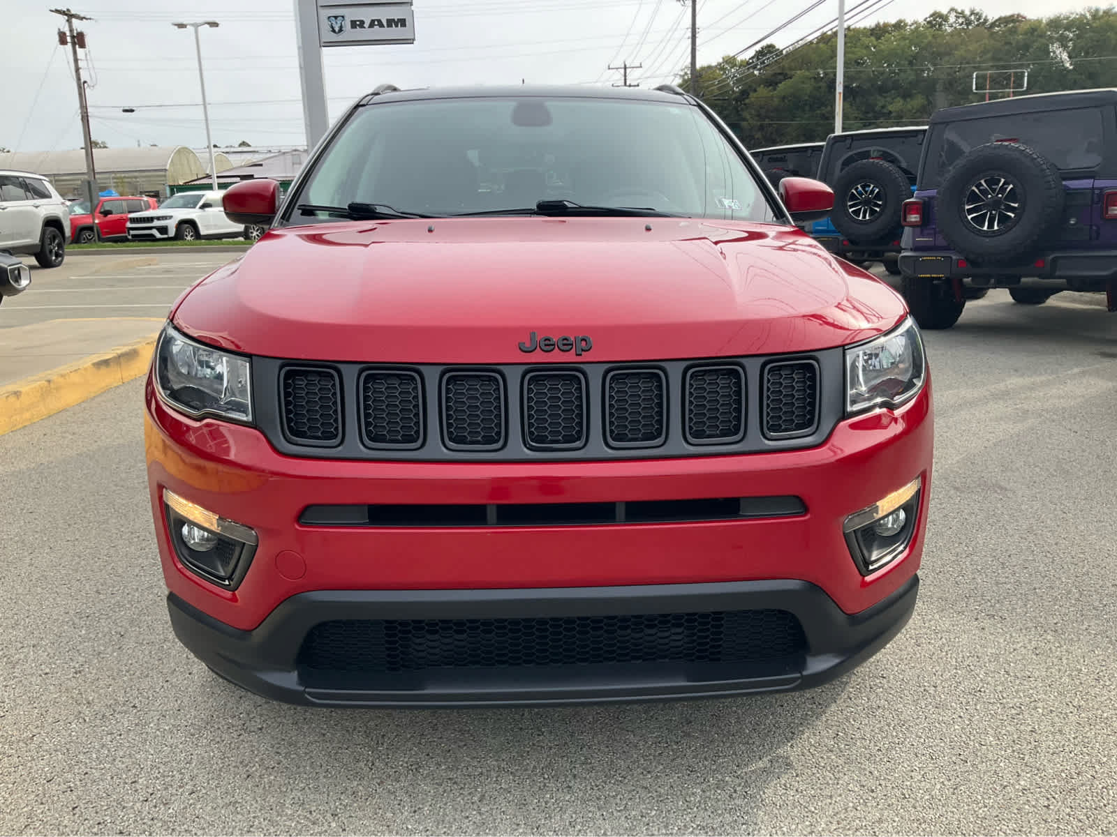 Used 2020 Jeep Compass Latitude AWD/4WD image 2