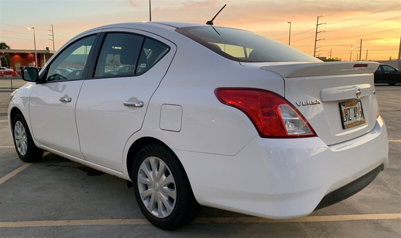 Used 2018 Nissan Versa SV FWD image 3