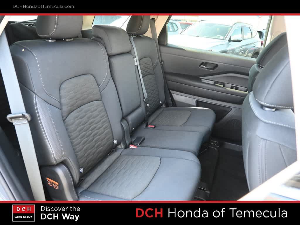 Used 2025 Nissan Pathfinder SV FWD image 21