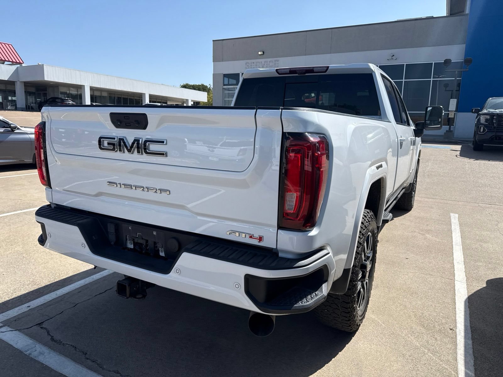 Used 2023 GMC Sierra 3500 AT4 w/ AT4 Premium Plus Package AWD/4WD image 7