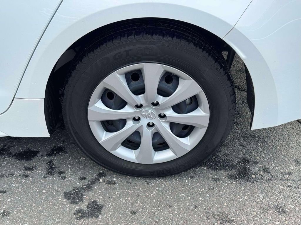 Used 2023 Toyota Corolla LE FWD image 11