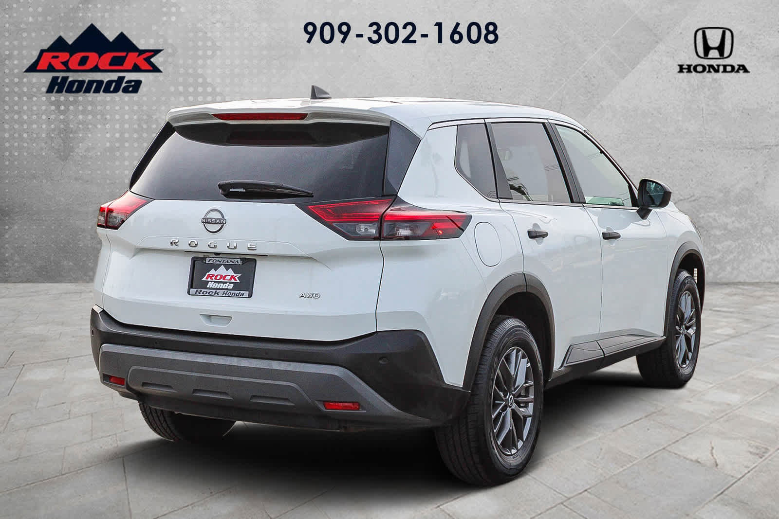 Used 2023 Nissan Rogue S image 4