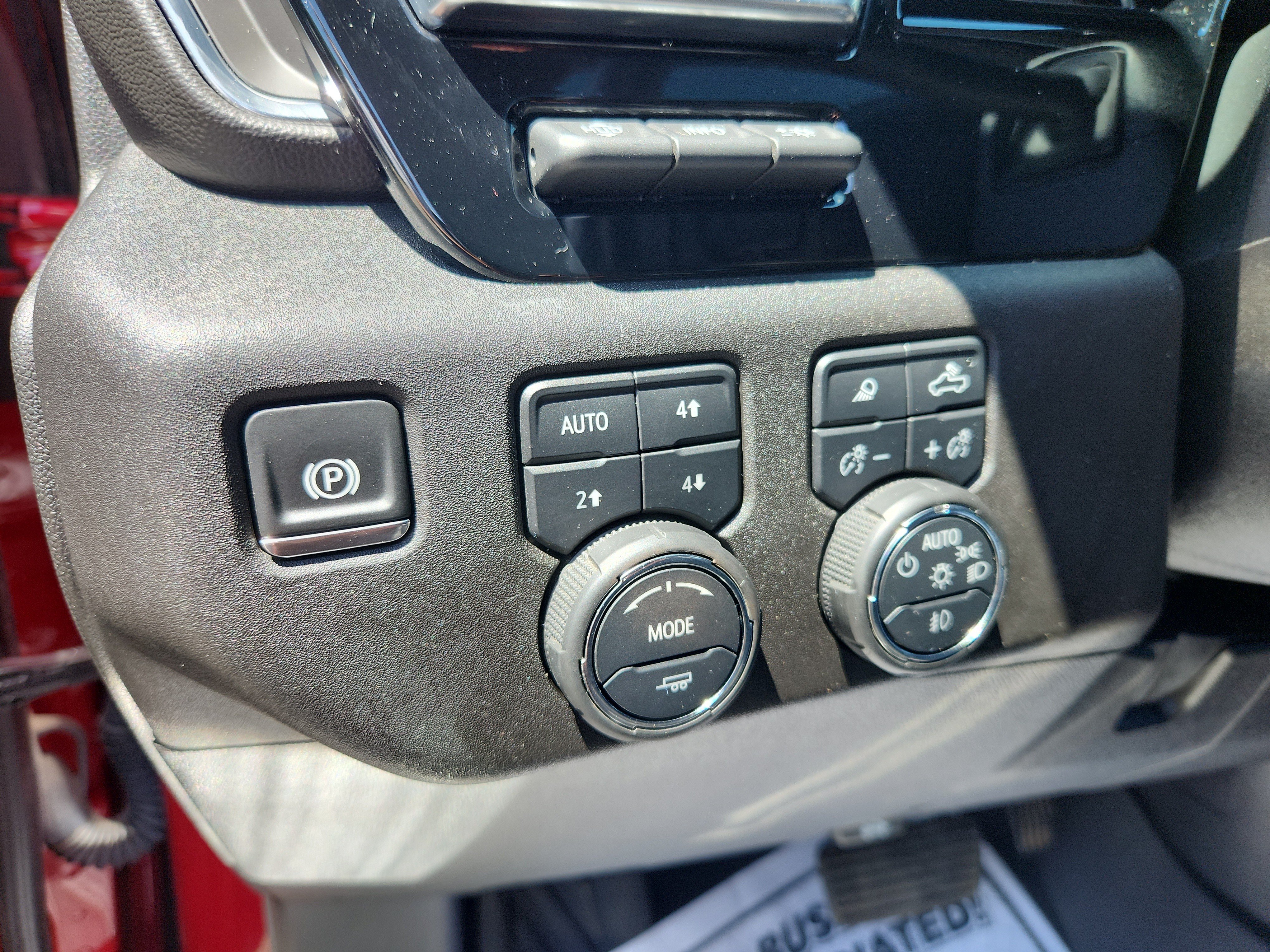Used 2024 Chevrolet Silverado 2500 LTZ w/ LTZ Premium Package AWD/4WD image 27
