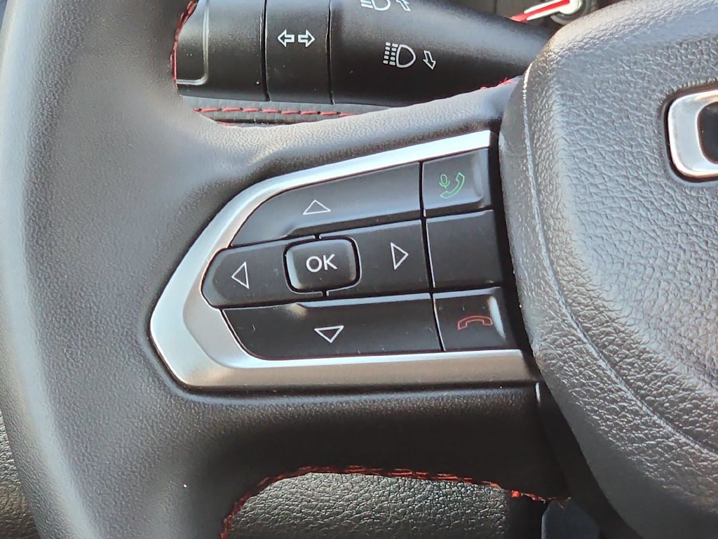 Used 2025 Jeep Compass Trailhawk AWD/4WD image 23