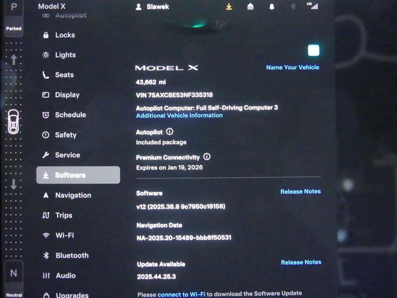 Used 2022 Tesla Model X image 11