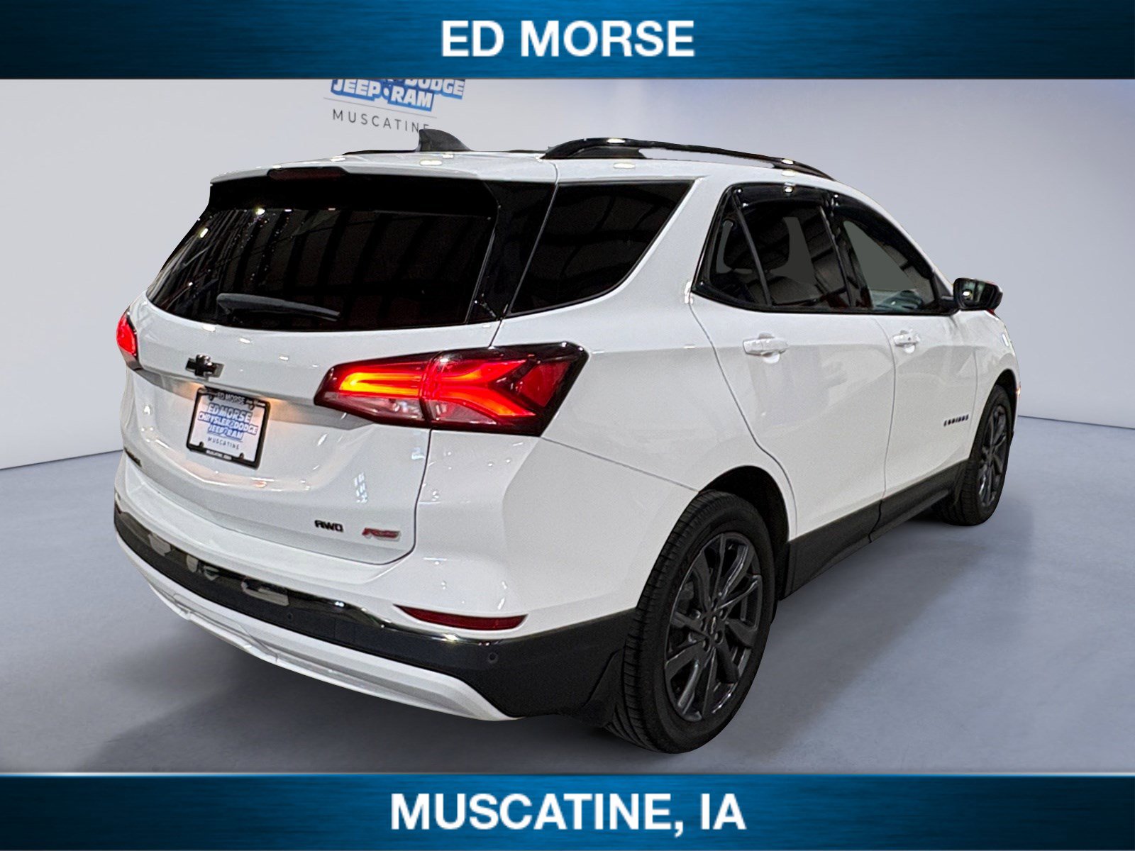 Used 2022 Chevrolet Equinox RS w/ LPO, Floor Liner Package image 5