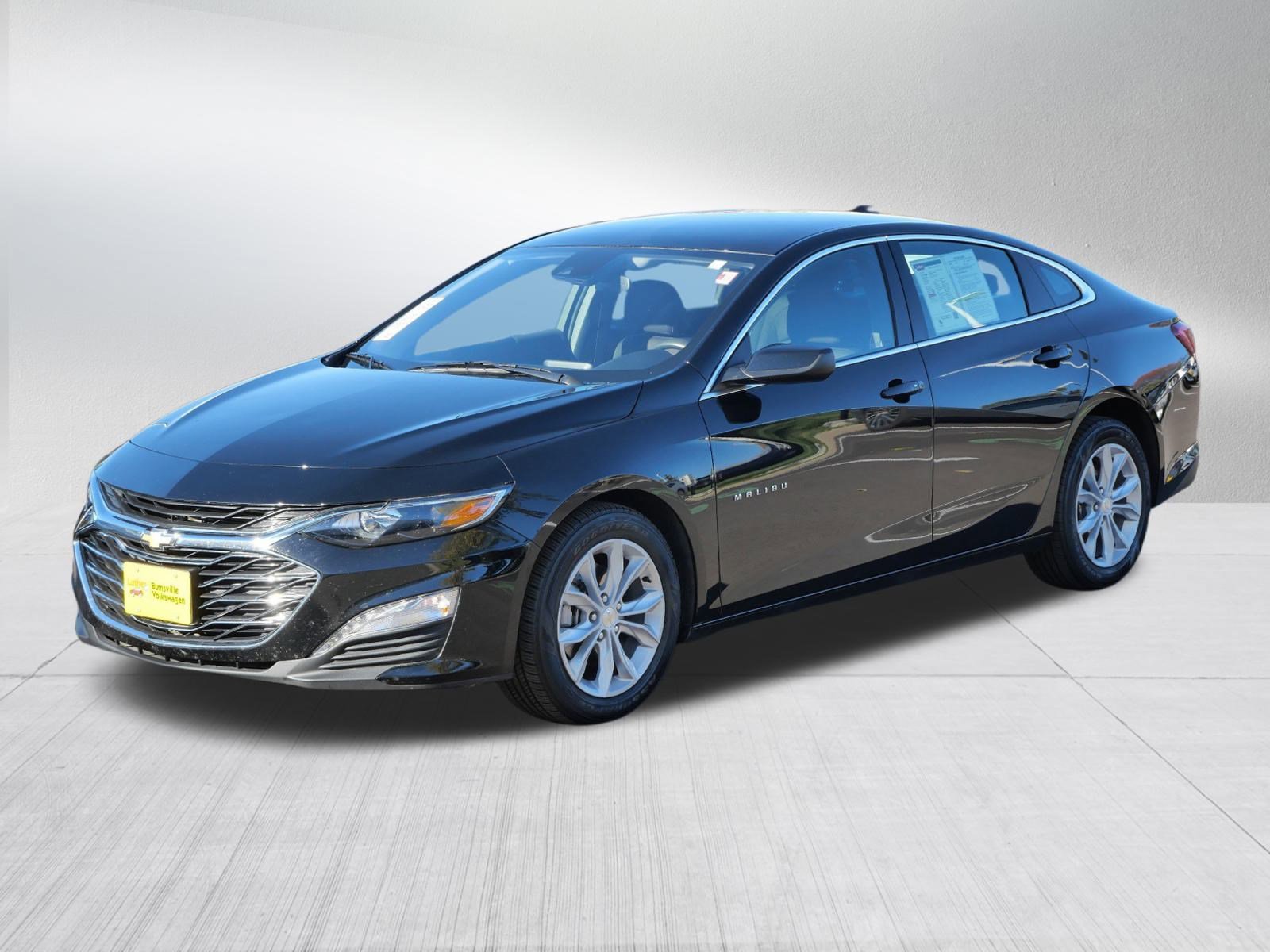 Used 2025 Chevrolet Malibu LT image 3