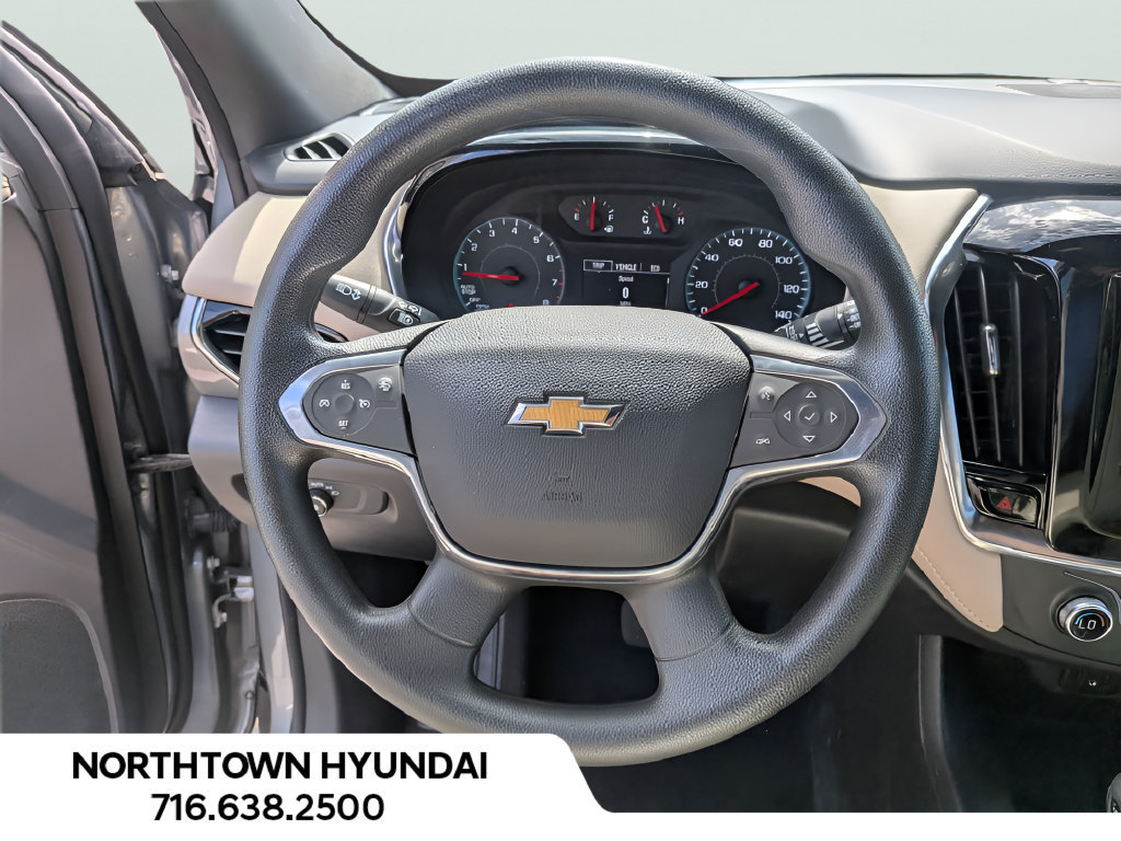 Used 2023 Chevrolet Traverse LS AWD/4WD image 10